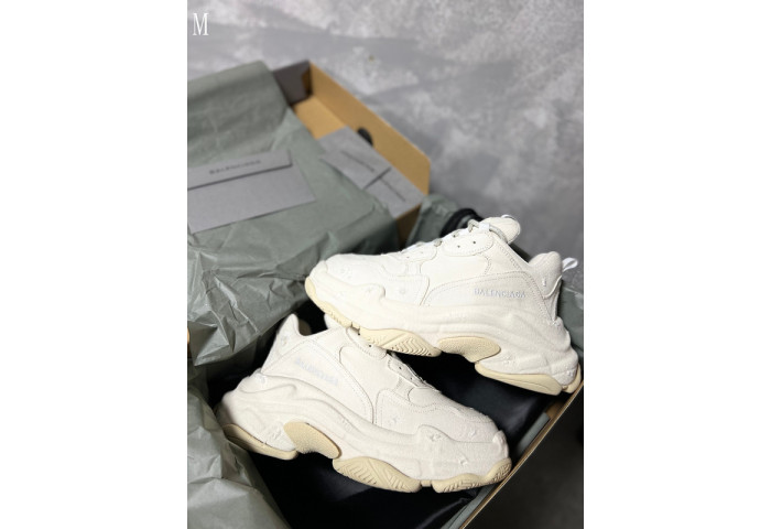 BALENCIAGA TRIPLES 16