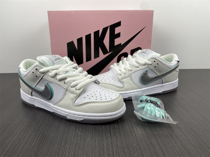 diamond S*pply co. x dunk low pro sb 