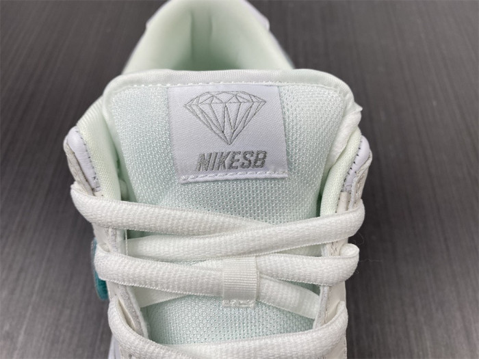 diamond S*pply co. x dunk low pro sb 