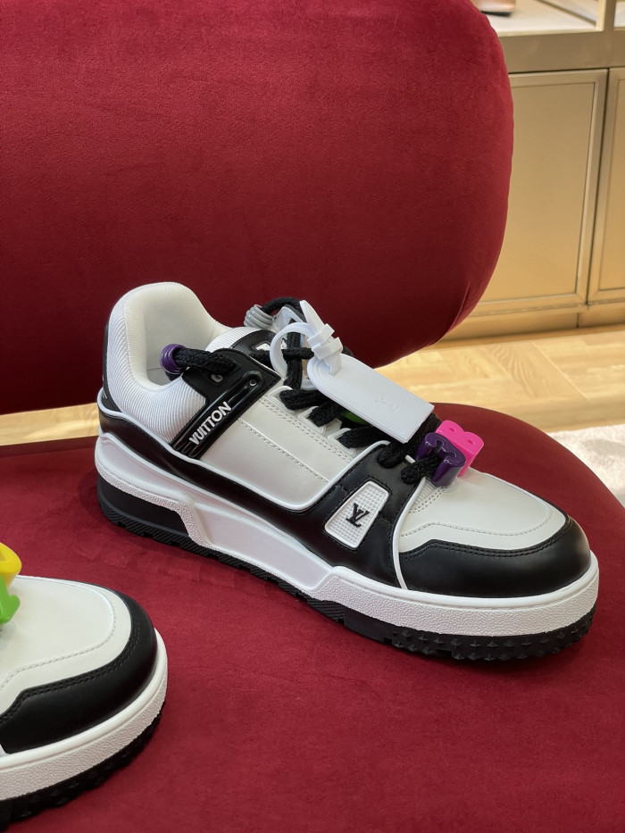 l&v snekaers 66
