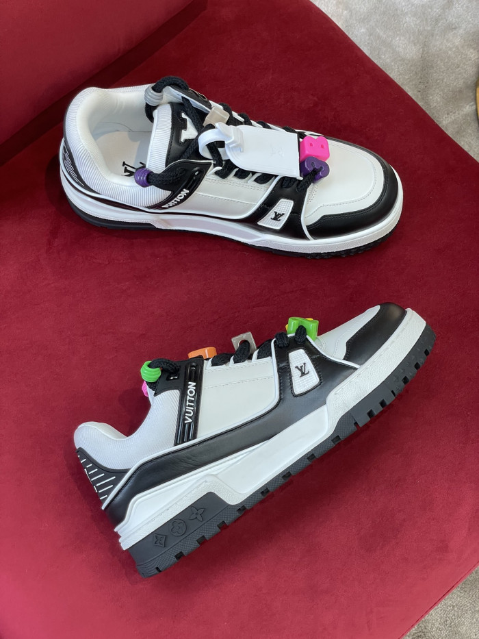 l&v snekaers 66