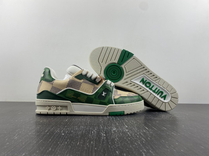 lv snekaers 82