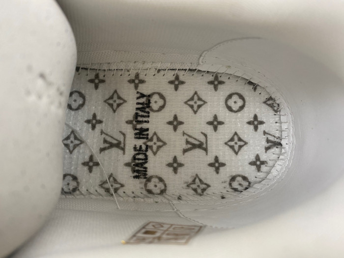 lv snekaers 82