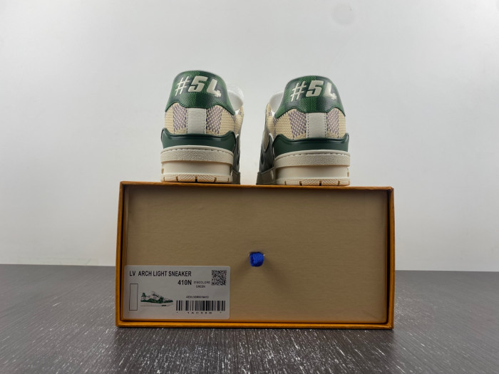 lv snekaers 82