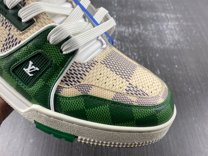 lv snekaers 82