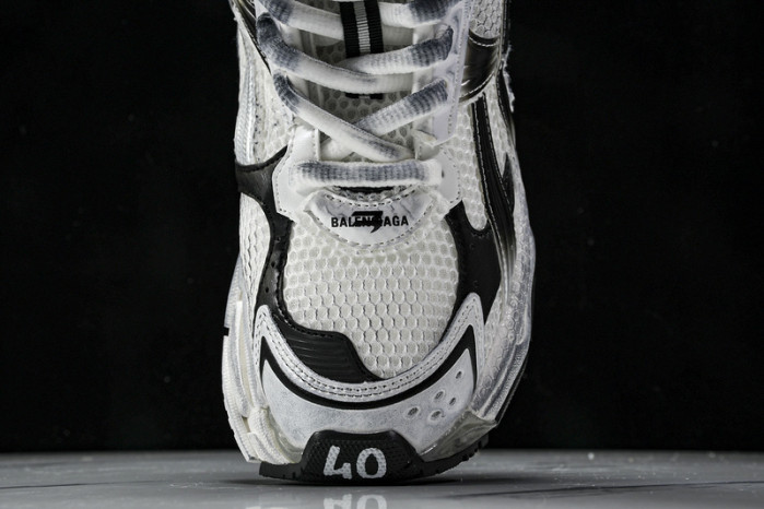 BALENCIAGA 44