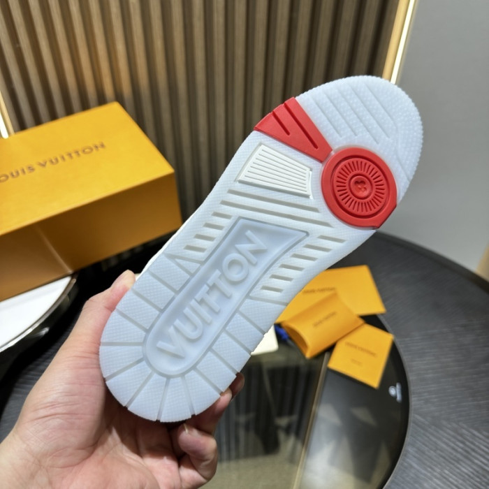 LV snekaers 237