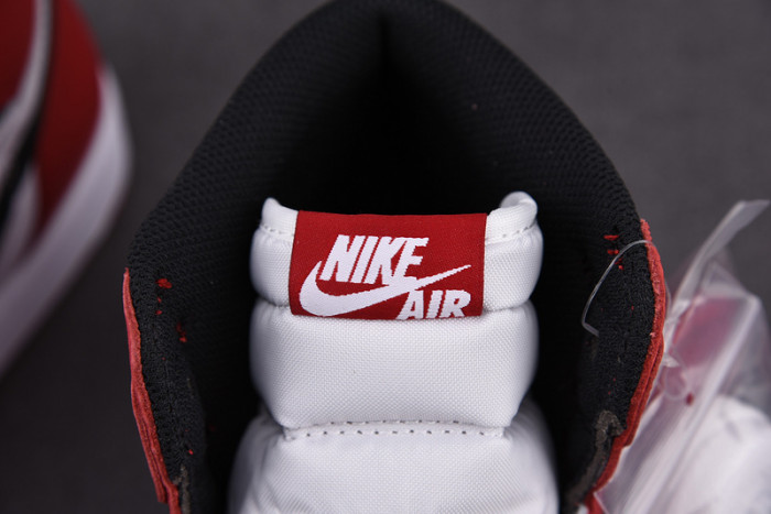 air jordan 1 retro high og chicago red 555088-101