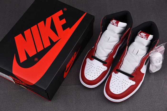 air jordan 1 retro high og chicago red 555088-101