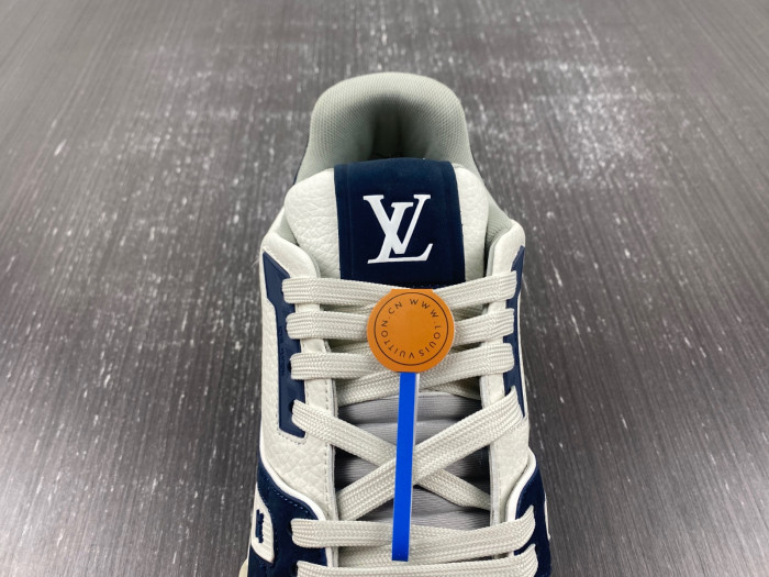 lv snekaers 81