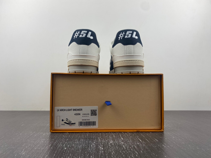 lv snekaers 81