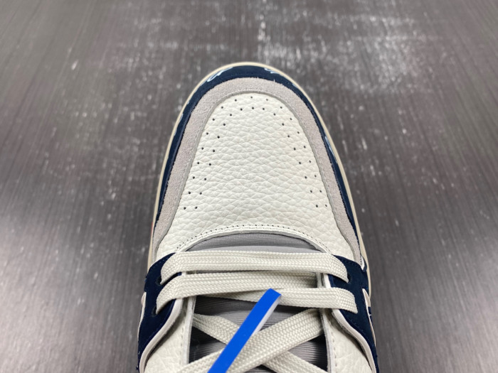 lv snekaers 81