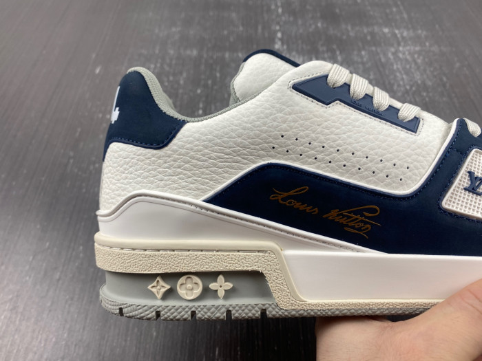 lv snekaers 81