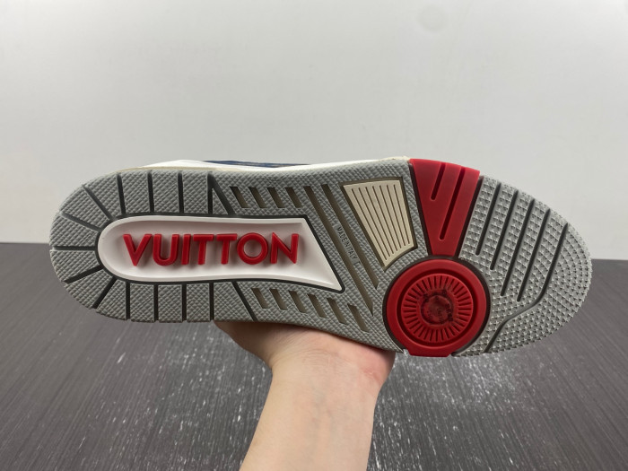 lv snekaers 81