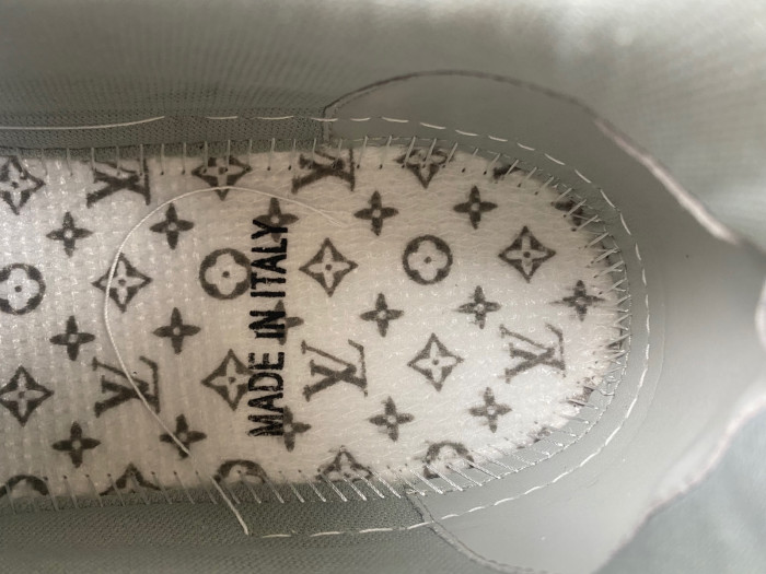 lv snekaers 81