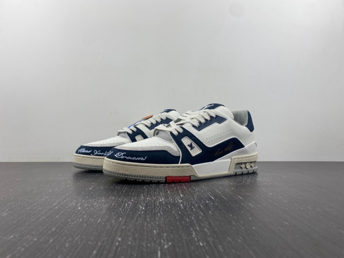 lv snekaers 81