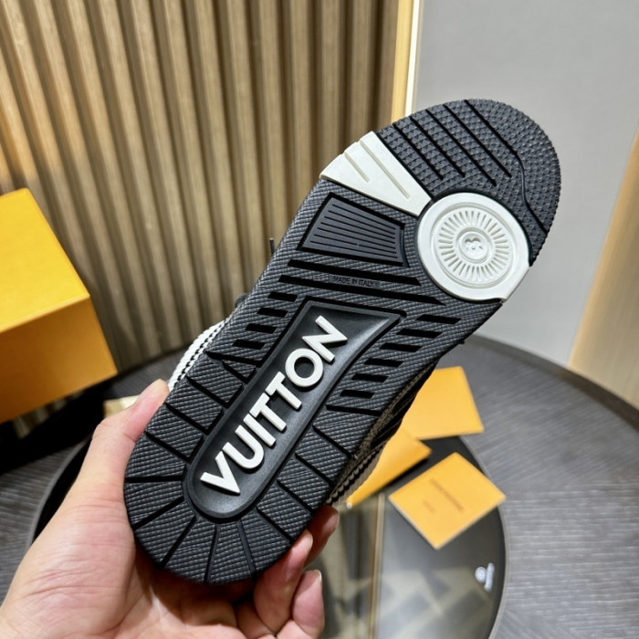 LV snekaers 232