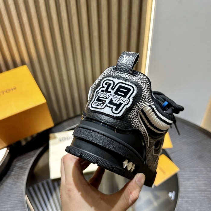 LV snekaers 232