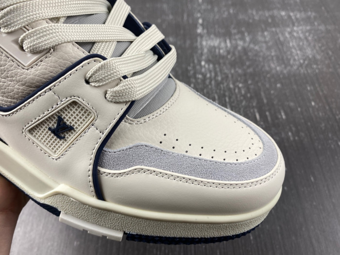 lv snekaers 93