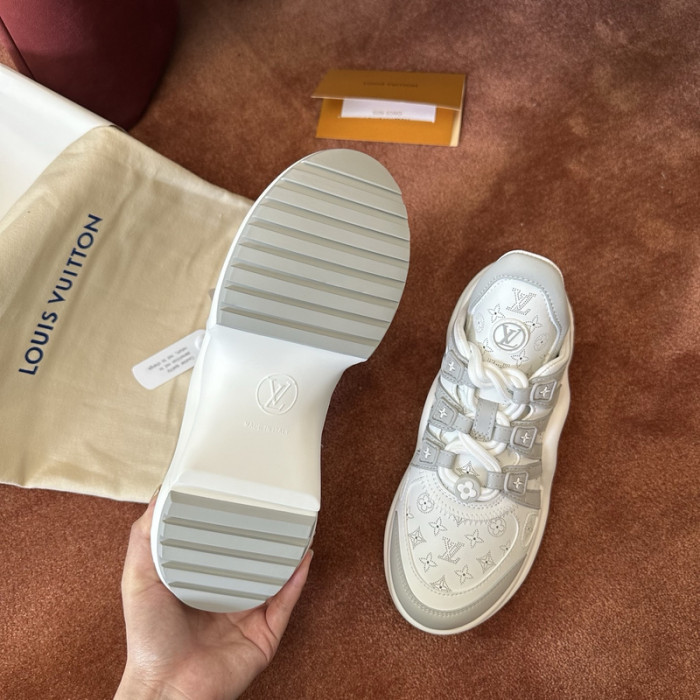LV snekaers 143