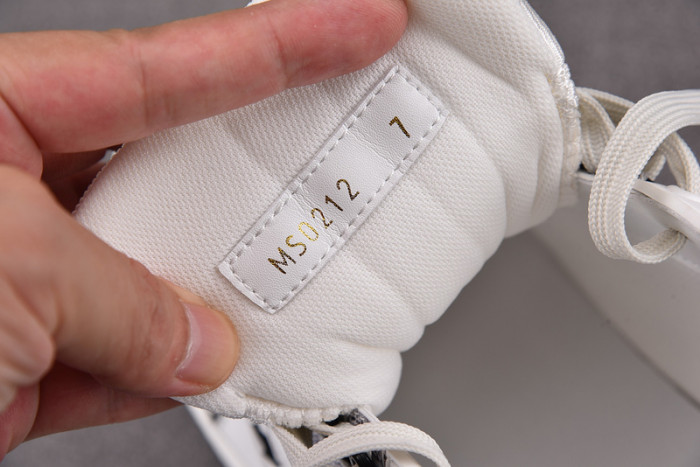 lv snekaers 75