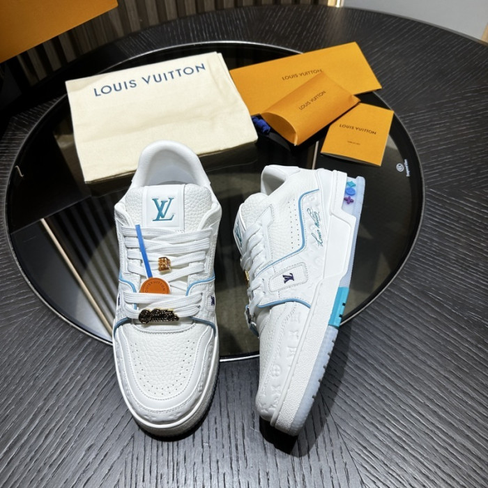 LV snekaers 238