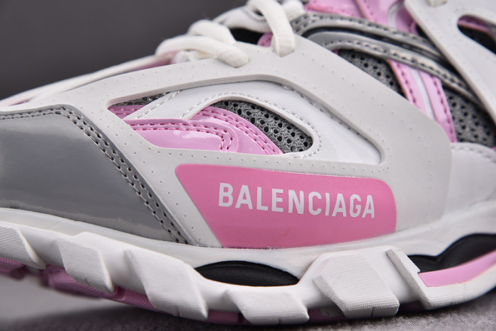 Ba*len*cia*ga 32