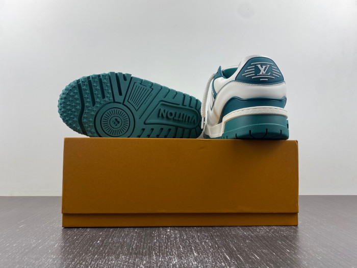 lv snekaers 105