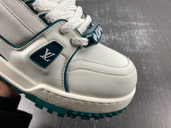 lv snekaers 105