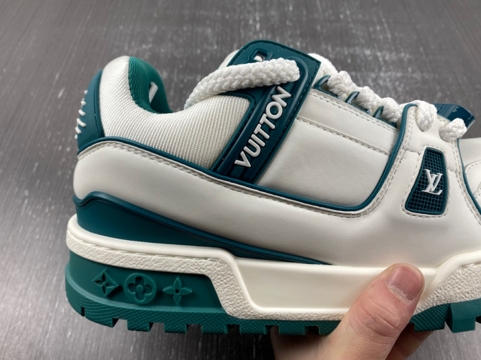 lv snekaers 105