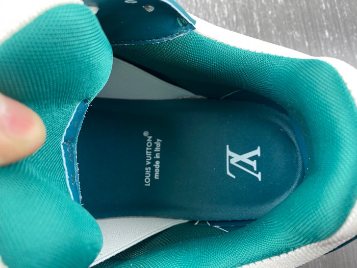 lv snekaers 105