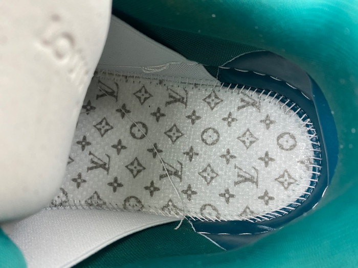 lv snekaers 105