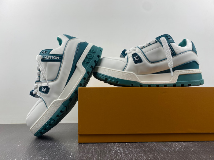 lv snekaers 105