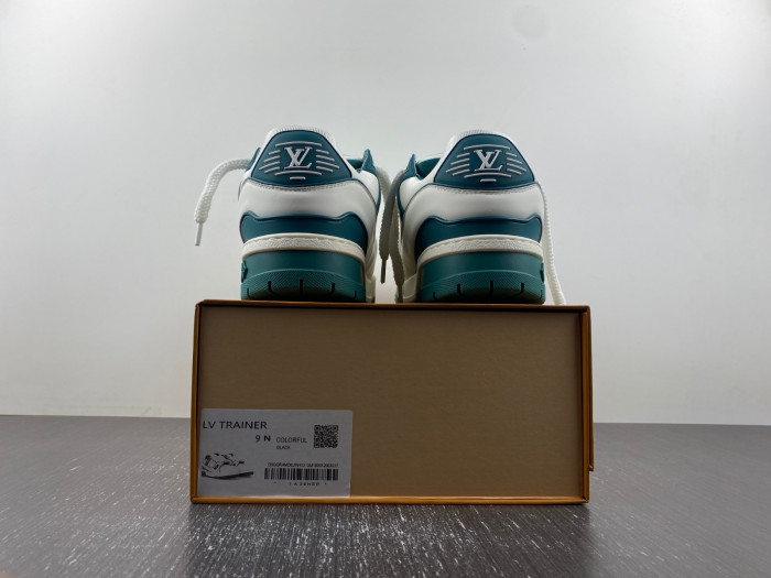lv snekaers 105