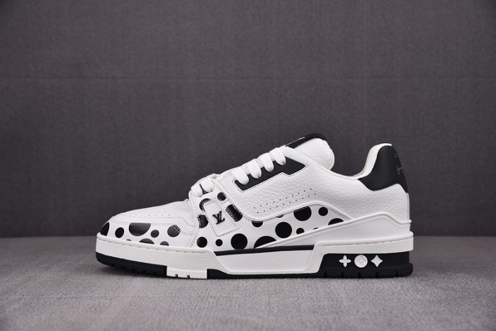 lv snekaers 77