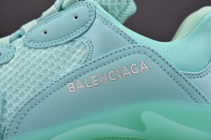 Ba*len*cia*ga 16