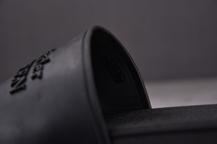 mcq sandal 05