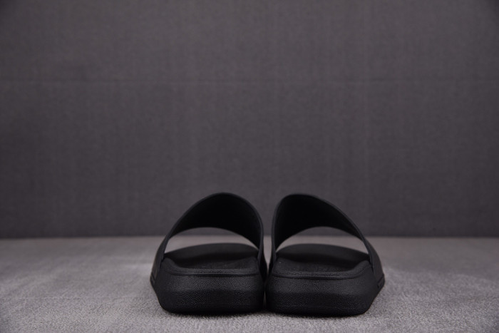 mcq sandal 05