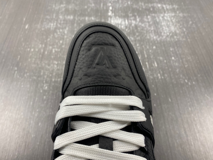 lv snekaers 104