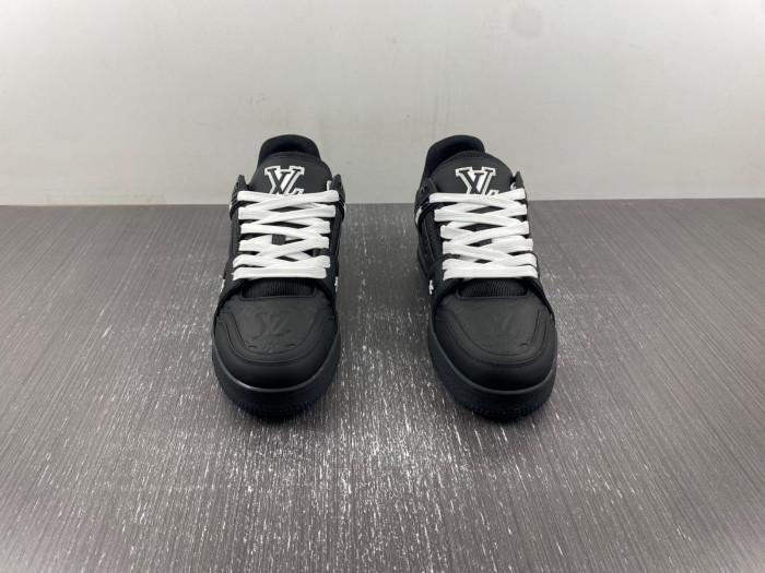 lv snekaers 104