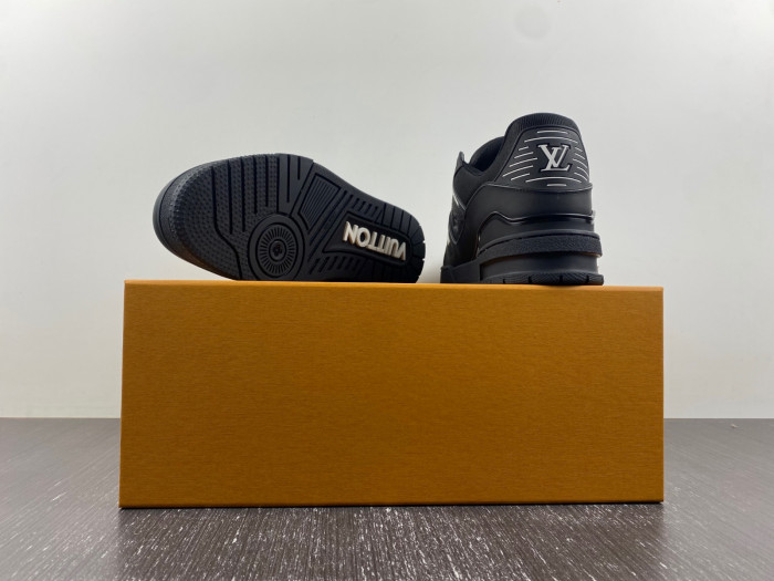 lv snekaers 104