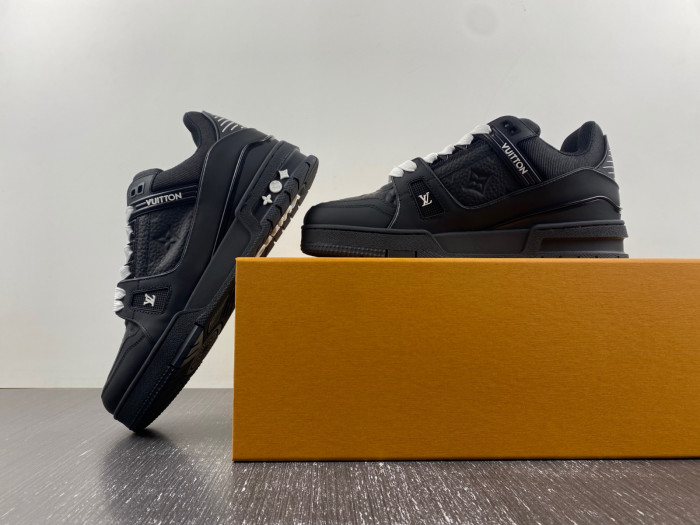 lv snekaers 104