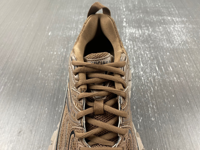 sneaker -202312012