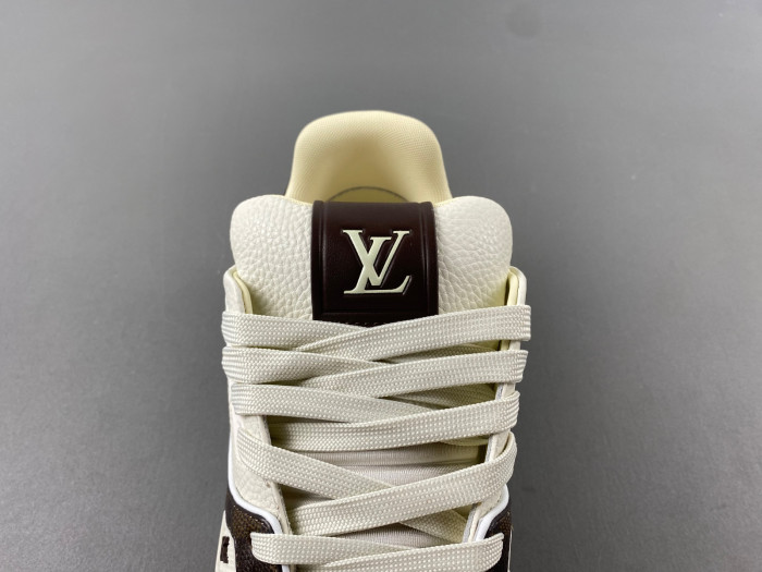 lv snekaers 109