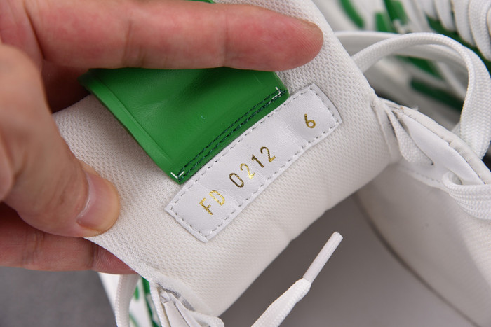 lv snekaers 76