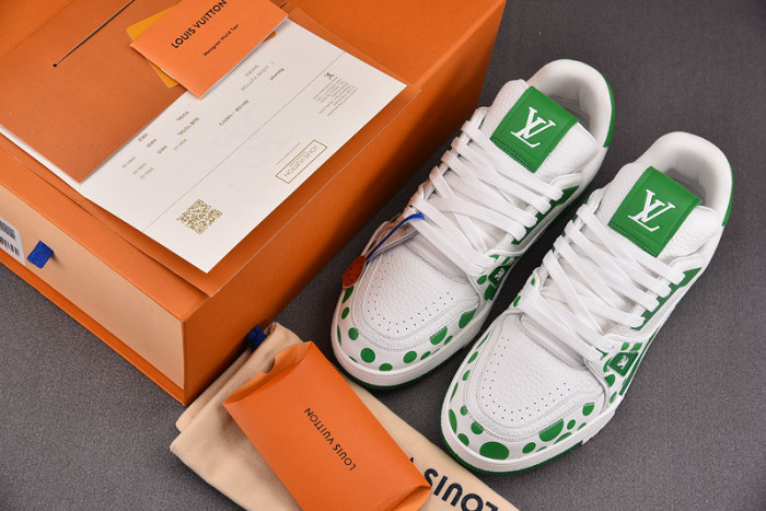 lv snekaers 76