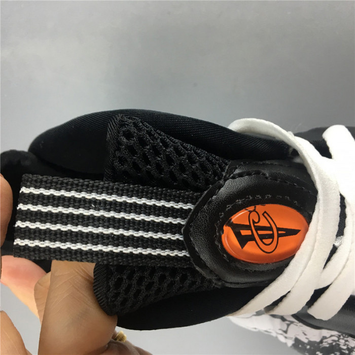 nike air foamposite one black white 314996-013