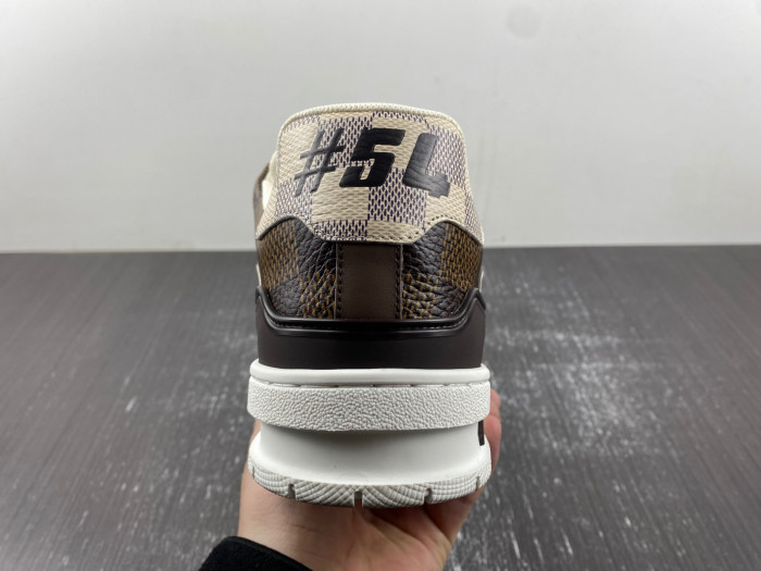 lv snekaers 106