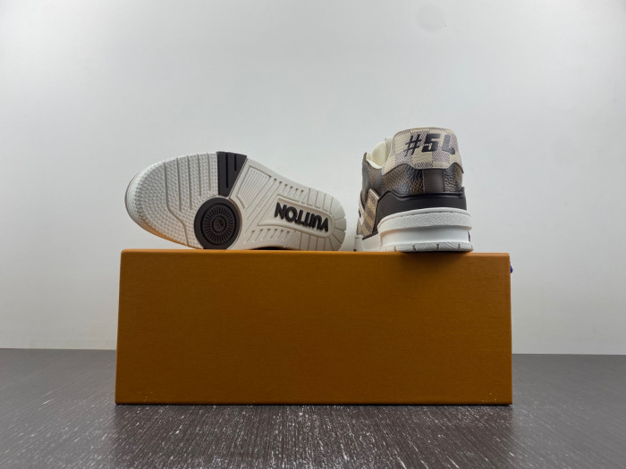lv snekaers 106