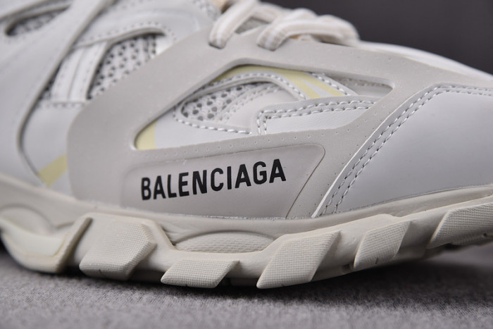 Ba*len*cia*ga 29